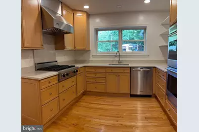 4242 Mathewson Drive NW, Washington, DC 20011 - Photo 7