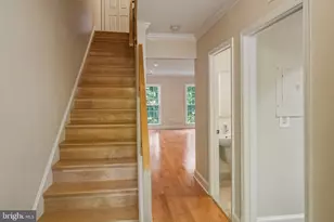 3217 Sutton Pl NW, Washington, DC 20016 - Photo 3