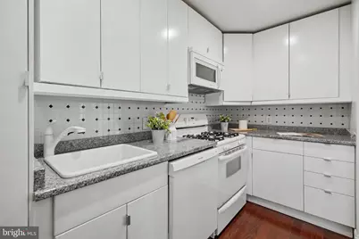 2710 Macomb Street NW #310, Washington, DC 20008 - Photo 19