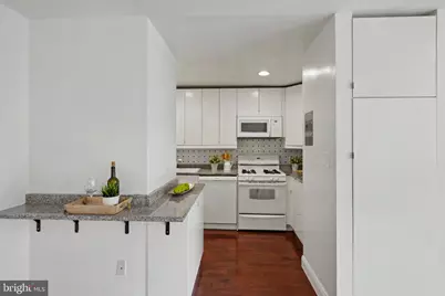 2710 Macomb Street NW #310, Washington, DC 20008 - Photo 15