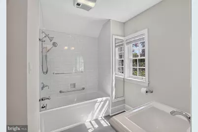 4929 Macarthur Boulevard NW, Washington, DC 20007 - Photo 17