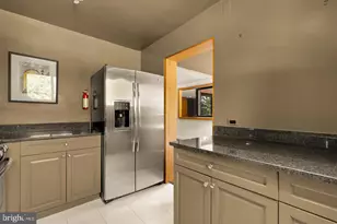 2725 39th Street NW, Washington, DC 20007 - Photo 11