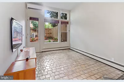 2415 I Street NW, Washington, DC 20037 - Photo 45