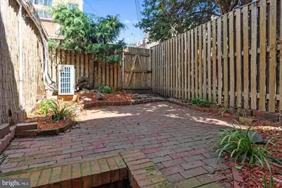 2415 I Street NW, Washington, DC 20037 - Photo 57