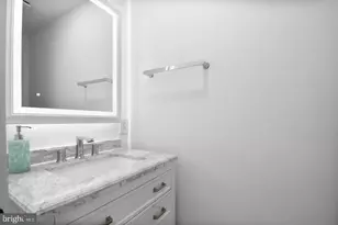 1427 K St SE, Washington, DC 20003 - Photo 9