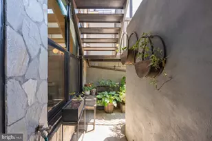 2464 Ontario Rd NW, Washington, DC 20009 - Photo 9