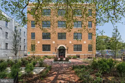 816 Potomac Avenue SE #403, Washington, DC 20003 - Photo 5