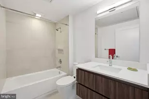 37 L St SE, Washington, DC 20003 - Photo 21