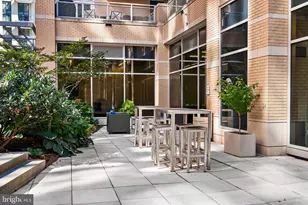 1025 1st St SE, Washington, DC 20003 - Photo 23