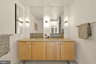 1025 1st St SE, Washington, DC 20003 - Photo 15