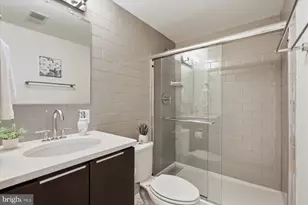 1811 Wyoming Ave NW, Washington, DC 20009 - Photo 17