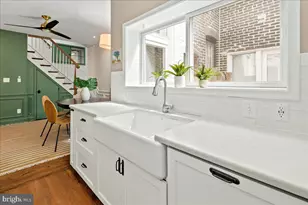 909 G St SE, Washington, DC 20003 - Photo 21