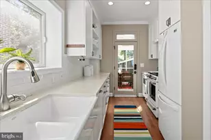 909 G St SE, Washington, DC 20003 - Photo 19