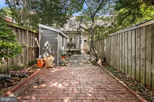 909 G St SE, Washington, DC 20003 - Photo 45