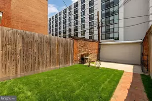 1817 8th St NW, Washington, DC 20001 - Photo 29