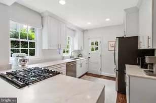 4607 Kenmore Dr NW, Washington, DC 20007 - Photo 11