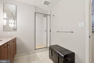 1025 1st St SE, Washington, DC 20003 - Photo 21