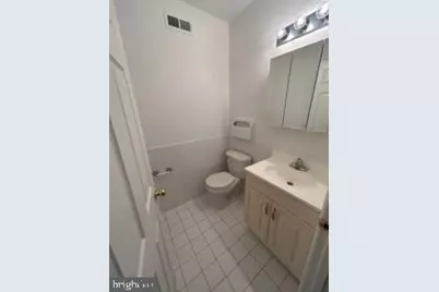 303 Massachusetts Avenue NE, Washington, DC 20002 - Photo 5
