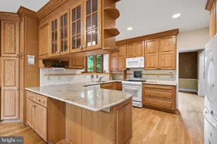 4335 Cathedral Ave NW, Washington, DC 20016 - Photo 23