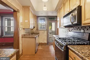 1203 Columbia Rd NW, Washington, DC 20009 - Photo 11