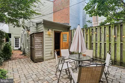 211 5th Street SE, Washington, DC 20003 - Photo 11