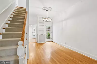 211 5th Street SE, Washington, DC 20003 - Photo 5