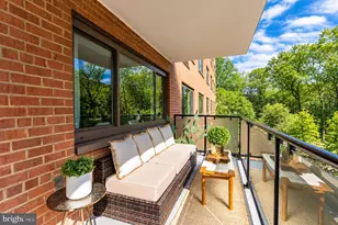 4201 Cathedral Ave NW, Washington, DC 20016 - Photo 31