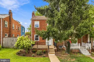911 Varnum St NE, Washington, DC 20017 - Photo 3