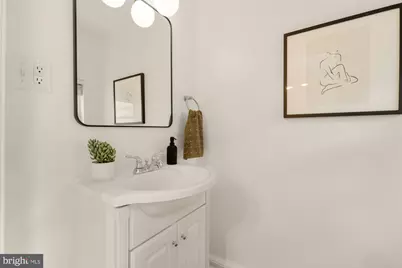 709 16th Street NE, Washington, DC 20002 - Photo 19