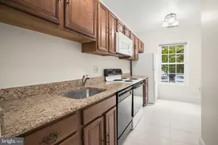 3287 Sutton Pl NW, Washington, DC 20016 - Photo 9