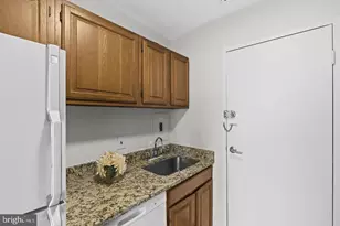 2829 Connecticut Ave NW, Washington, DC 20008 - Photo 7