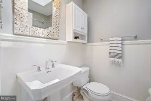 1342 L St SE, Washington, DC 20003 - Photo 11