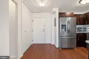 730 24th St NW, Washington, DC 20037 - Photo 3