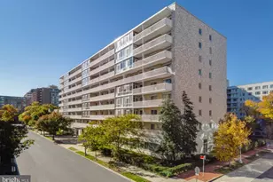730 24th St NW, Washington, DC 20037 - Photo 1