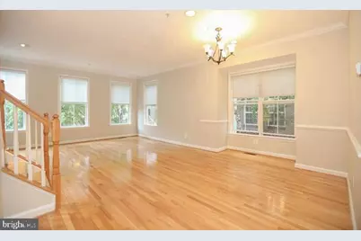 722 Capitol Square Place SW, Washington, DC 20024 - Photo 5
