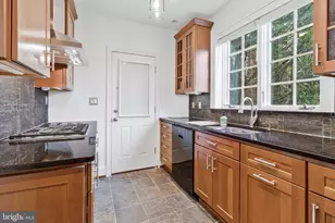1124 Kalmia Rd NW, Washington, DC 20012 - Photo 13