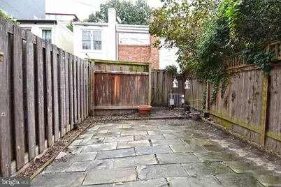 915 Hughes Mews NW, Washington, DC 20037 - Photo 11
