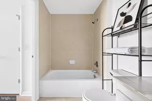 355 I Street SW, Washington, DC 20024 - Photo 21