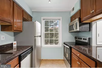 2016 37th Street SE #202, Washington, DC 20020 - Photo 7