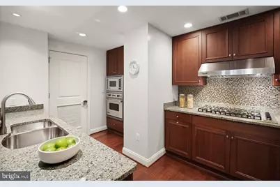 2501 Wisconsin Avenue NW #4, Washington, DC 20007 - Photo 7