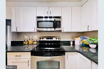 2111 Wisconsin Avenue NW #110, Washington, DC 20007 - Photo 7