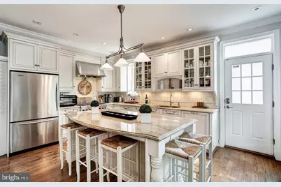 2243 NW 40th Street NW, Washington, DC 20007 - Photo 5