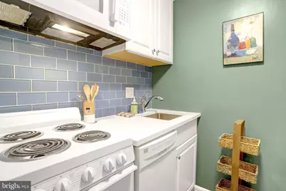 2141 I Street NW #104, Washington, DC 20037 - Photo 7