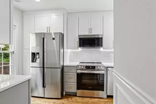 3217 Sutton Pl NW, Washington, DC 20016 - Photo 7