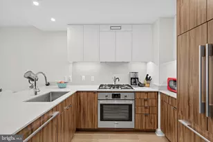 37 L St SE, Washington, DC 20003 - Photo 5
