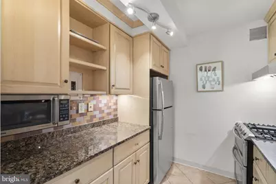 4201 Cathedral Avenue NW #419E, Washington, DC 20016 - Photo 9