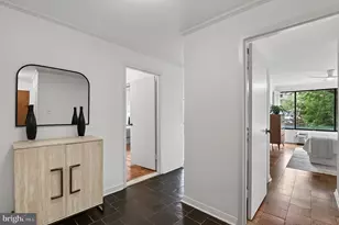 2501 Calvert St NW, Washington, DC 20008 - Photo 3