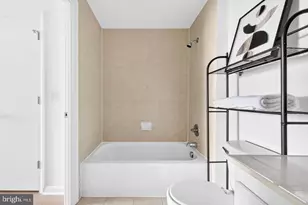 355 I Street SW, Washington, DC 20024 - Photo 21