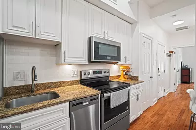 1102 Holbrook Terrace NE #3, Washington, DC 20002 - Photo 9