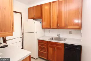 1022 Paper Mill Ct NW, Washington, DC 20007 - Photo 3